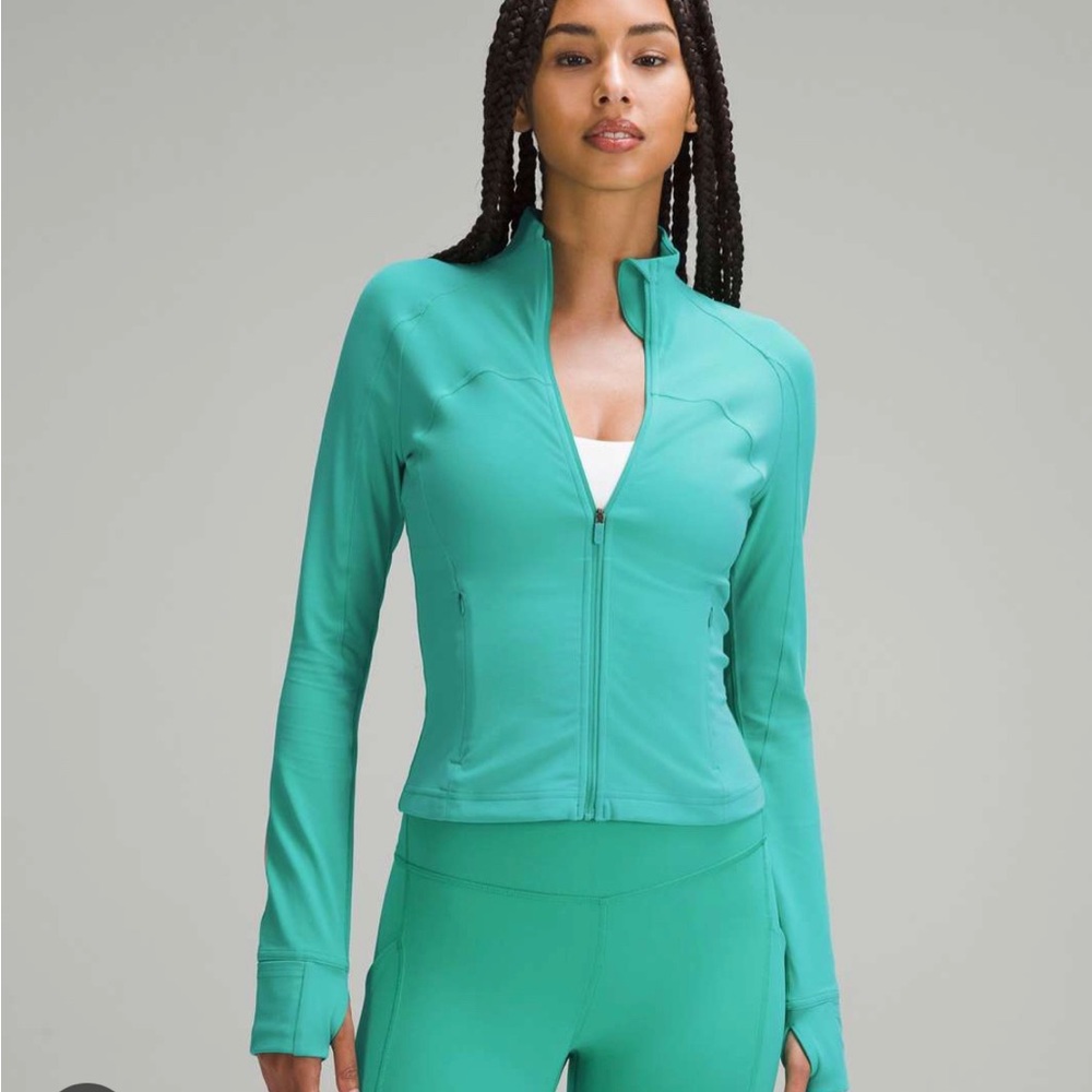 BNWT lululemon cropped define jacket